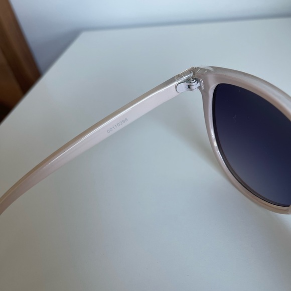 ☀️3/15$ NWOT Forever 21 Light Pink Sunglasses - Picture 8 of 9
